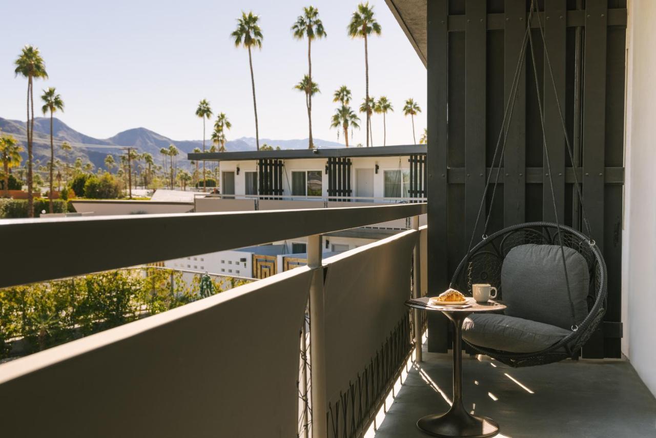 The V Powered By Sonder Hotel Palm Springs Exterior photo