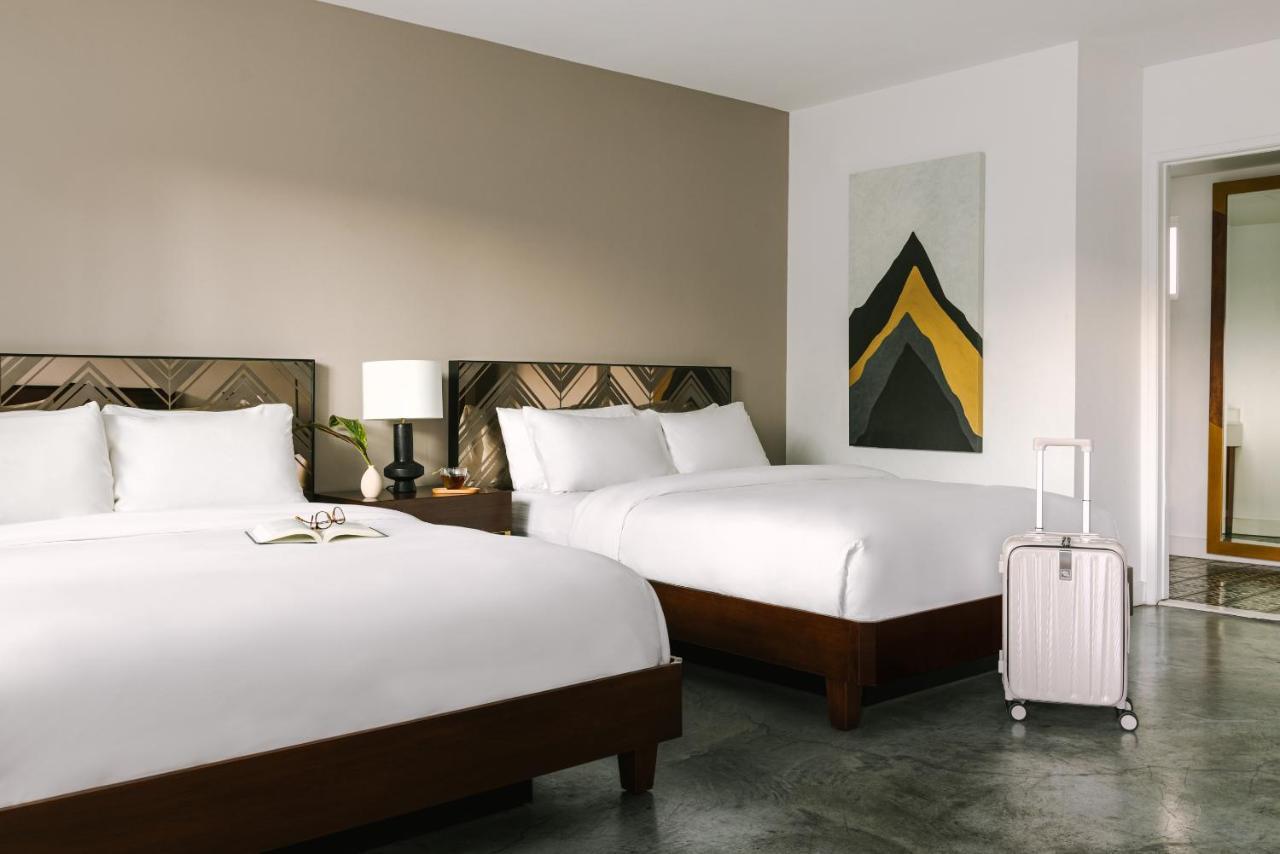 The V Powered By Sonder Hotel Palm Springs Exterior photo